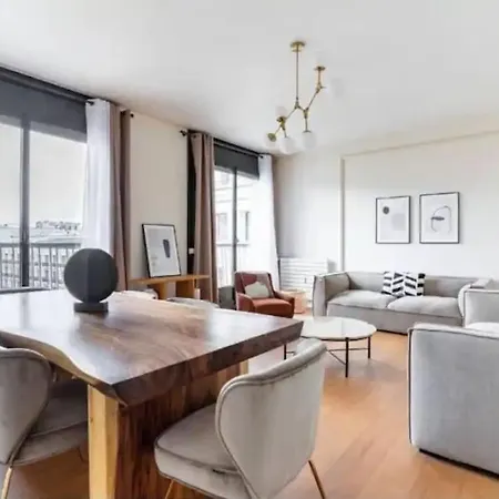 Avenue Montaigne Luxury 2br 4p شقة باريس