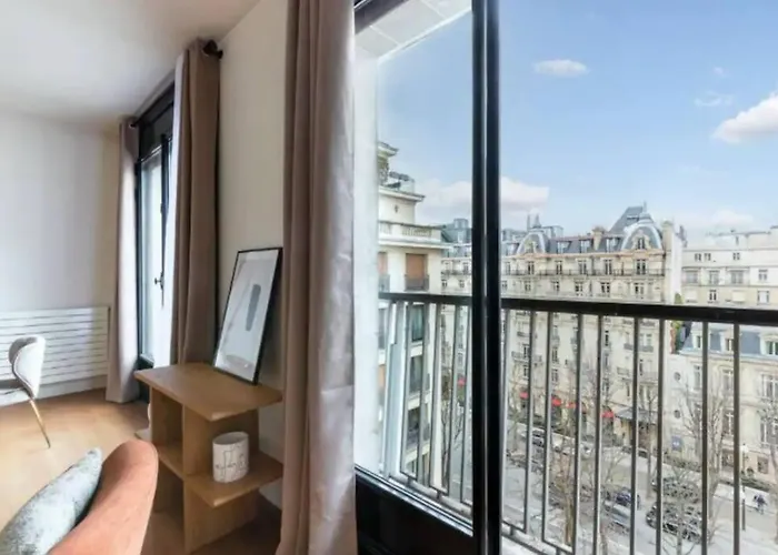 Avenue Montaigne Luxury 2br 4p 公寓 巴黎