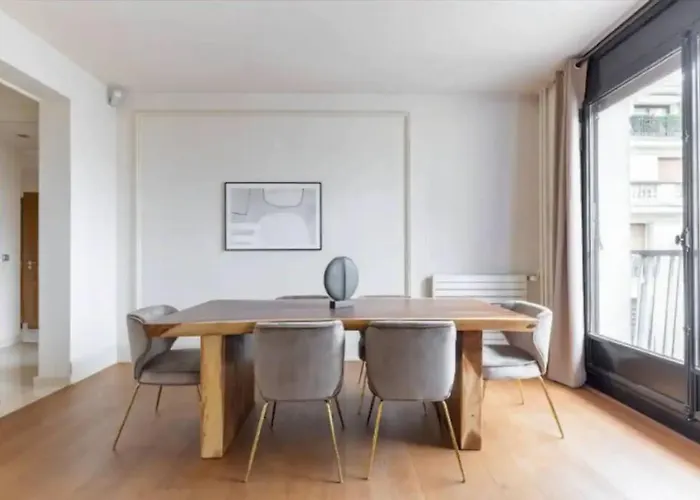 Avenue Montaigne Luxury 2br 4p 公寓