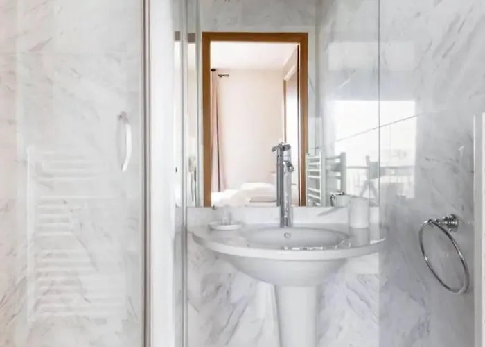 Avenue Montaigne Luxury 2br 4p 公寓